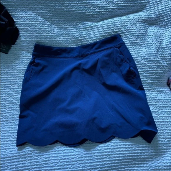 Vineyard Vines Blue Scalloped Golf/Mini Skirt - Picture 5 of 6
